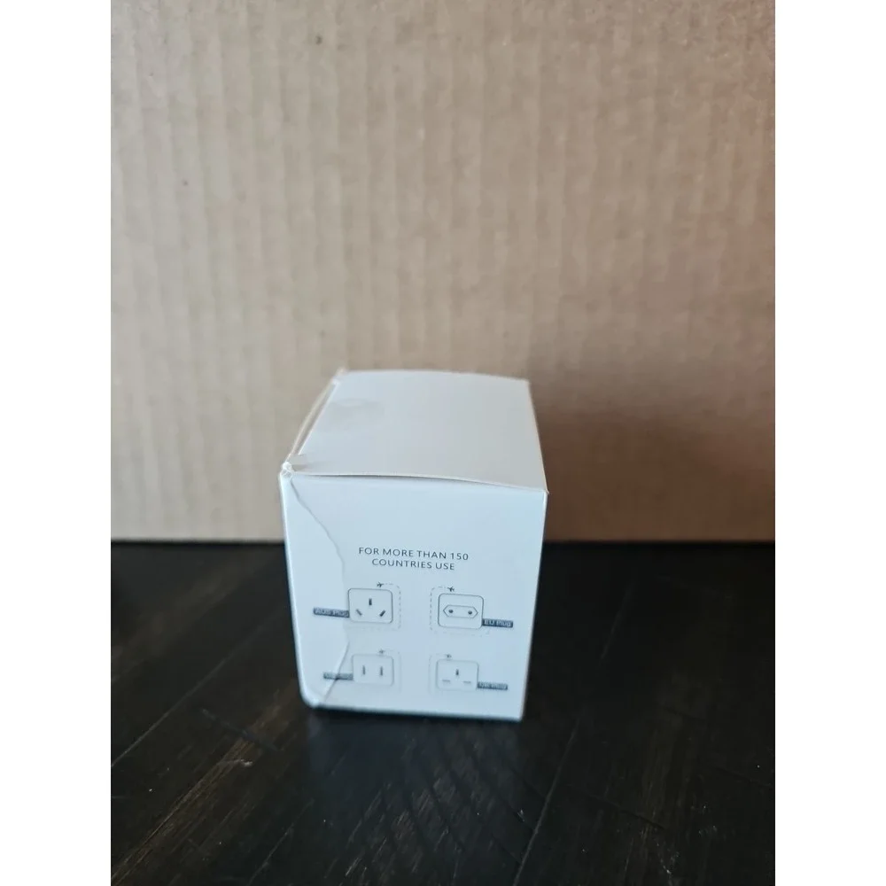Universal Travel Adapter -‎ Muama   Black New